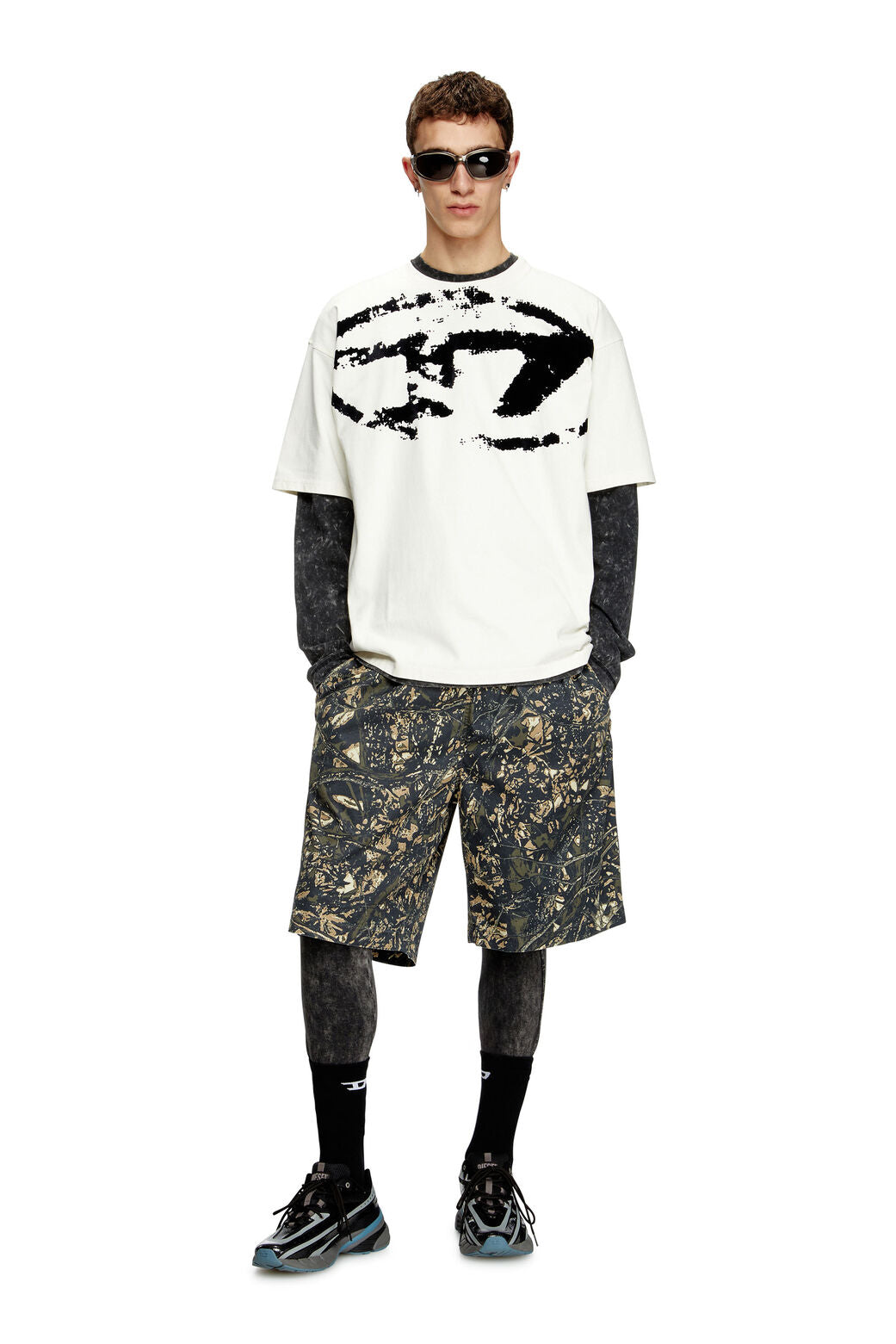 T-BOXT-N14 T-shirt with distressed flocked logo White/Black