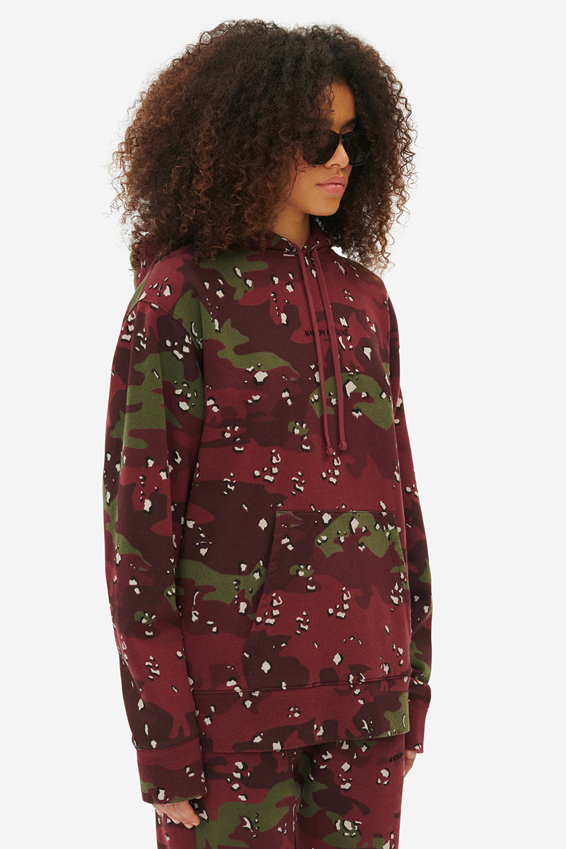 MAISON KITSUNÉ CAMO FOX RELAXED HOODIE WINE LEES DESIGN